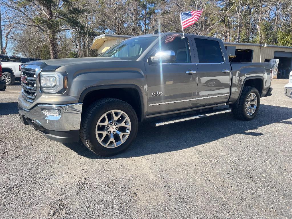 2017 GMC Sierra 1500 SLT's photo