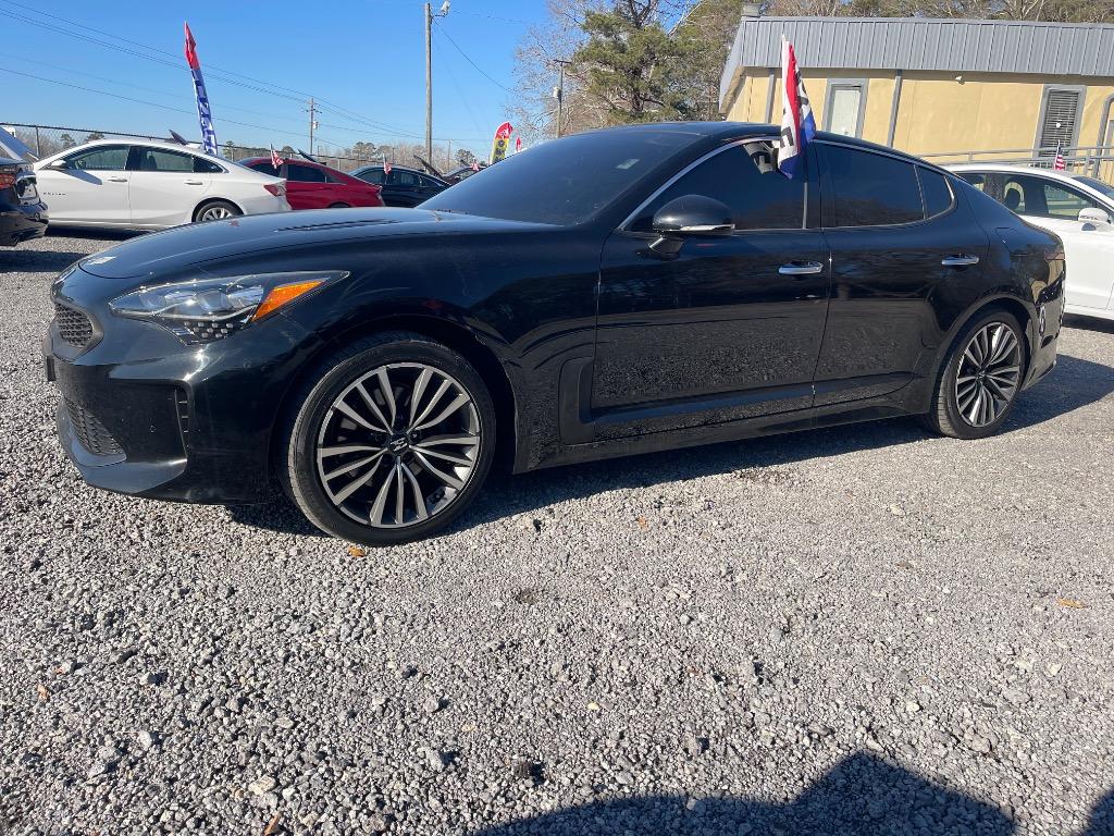 2018 Kia Stinger Premium's photo