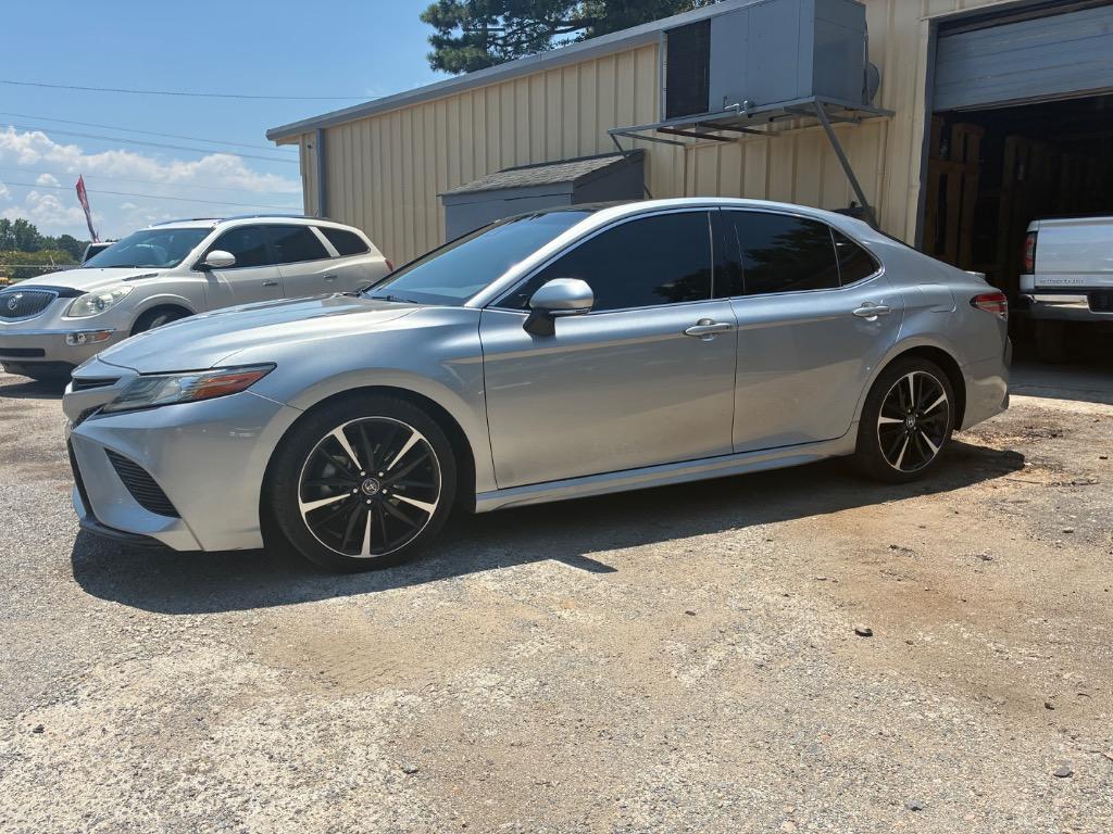 2019 Toyota Camry XSE's photo